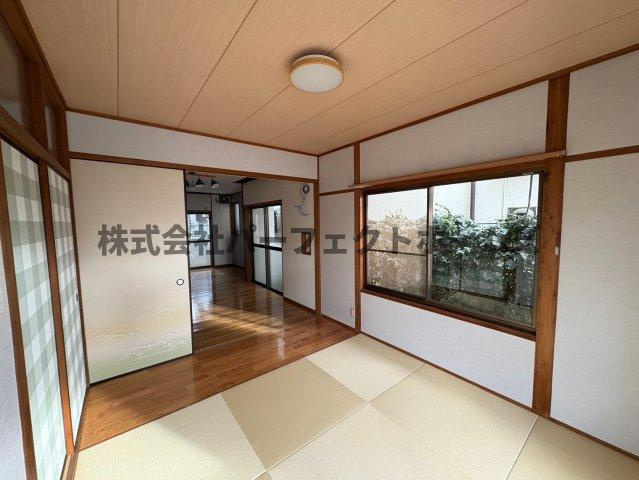 香里ケ丘10丁目戸建　賃貸の和室|和室、ちょっとしたくつろぎスペースにいかがでしょうか