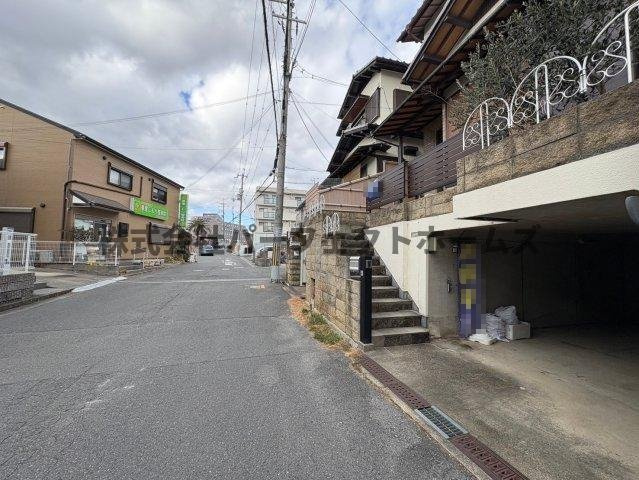 香里ケ丘10丁目戸建　賃貸の周辺