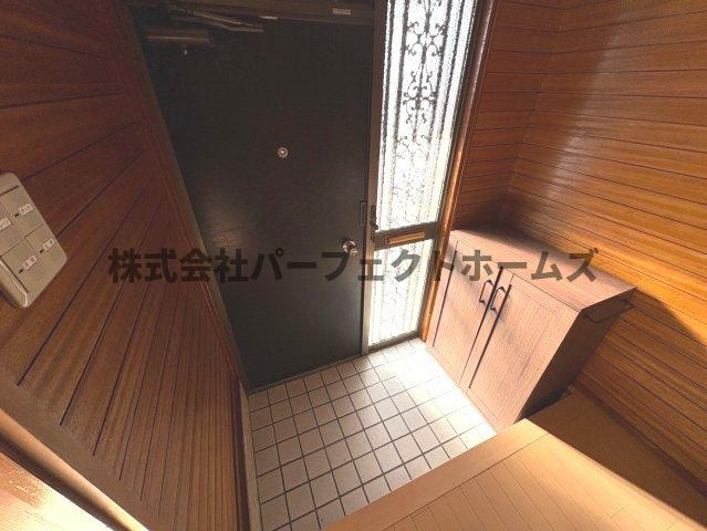 香里ケ丘10丁目戸建　賃貸の玄関|玄関です