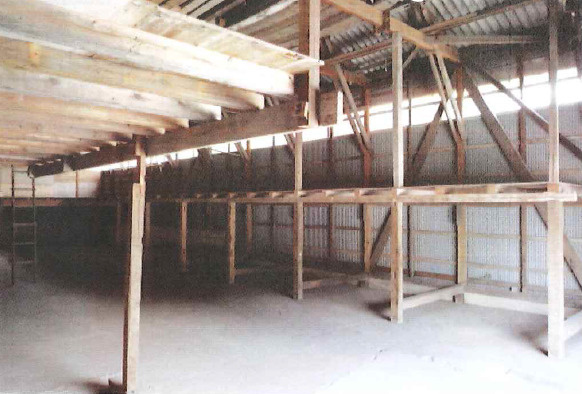 上佐々木町西勝　貸倉庫の内装