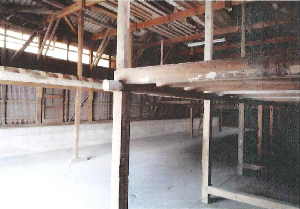 上佐々木町西勝　貸倉庫の内装