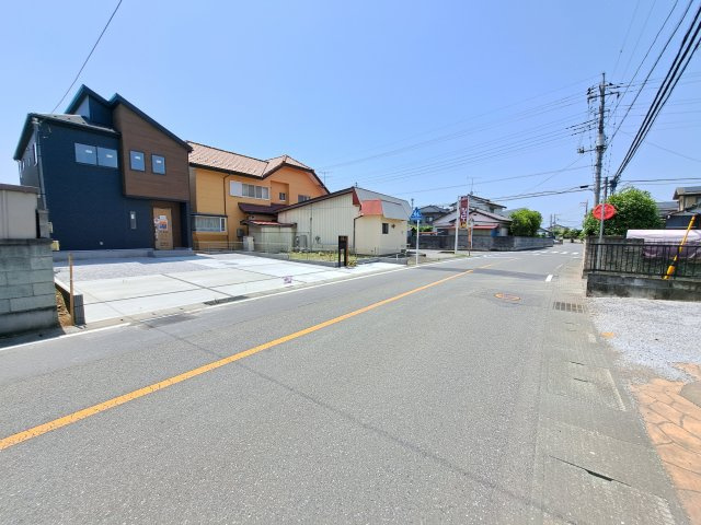 新築　伊勢崎市宮子町　Blooming Garden　1号棟の前面道路含む現地写真|現地写真　前面道路7.1ｍ