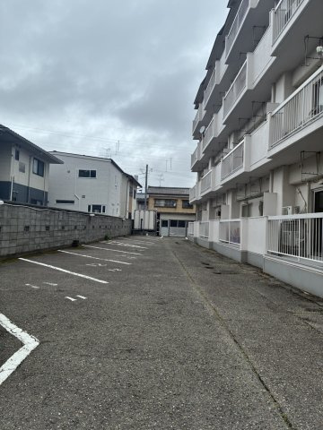 クラシック牡丹山の駐車場