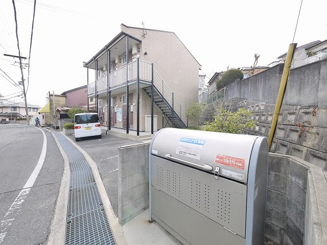 レオパレス西大寺ＬＲの駐車場