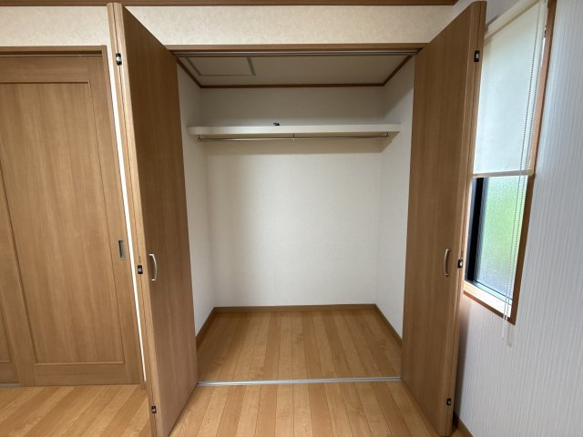 御立中貸家の収納