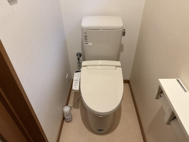 御立中貸家のトイレ