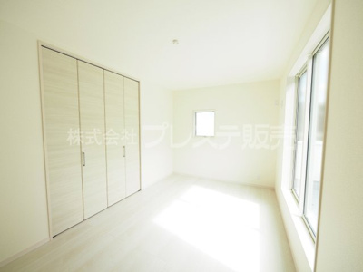 【洋室】 | 奈良市五条畑１丁目の新築一戸建 全８区画 | 現地写真（３号地２階洋室）