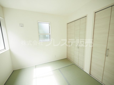 【和室】 | 奈良市五条畑１丁目の新築一戸建 全８区画 | 現地写真（３号地和洋室）南向きですので、陽あたり良好です♪