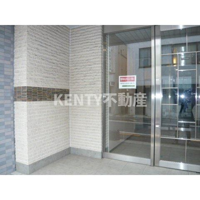 【エントランス】 | ｒｅｉｎ ｃｏｕｒｔ | 落ち着いたエントランスです