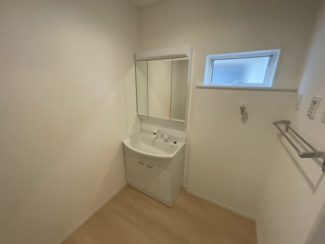 横浜市旭区上白根3丁目 新築戸建て【仲介手数料無料】カースペース3台