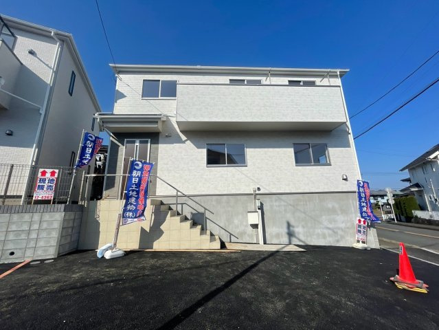 横浜市旭区上白根3丁目 新築戸建て【仲介手数料無料】カースペース3台の外観