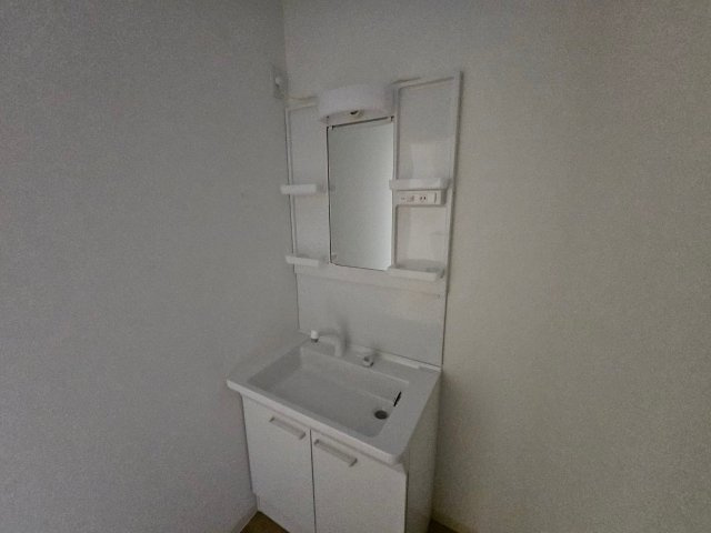ヴィレッタ城之下の独立洗面台