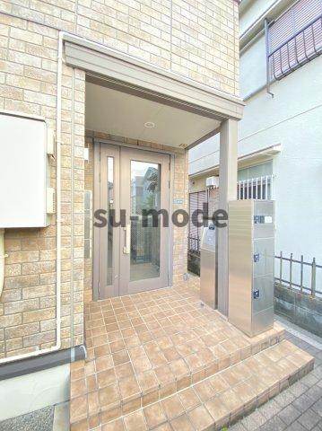 クラインガルテンB棟のエントランス