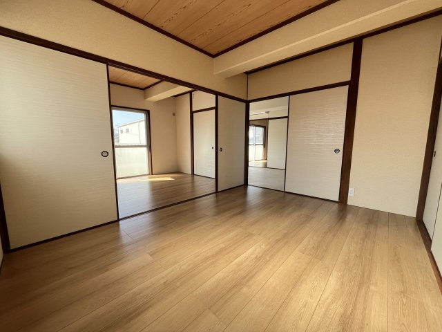 ホワイトクレシアの内装