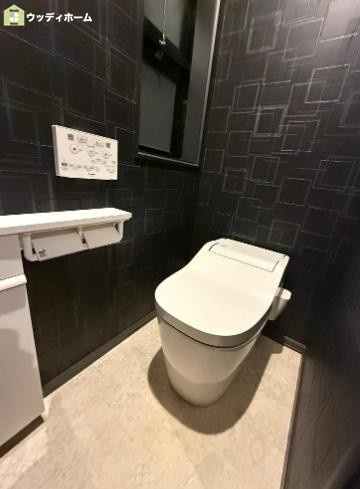 草加市小山2丁目　中古一戸建てのトイレ