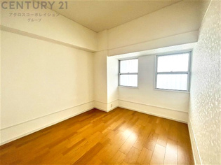 リラックスできるプライベート空間で、快適な睡眠をサポート。個人の好みに合わせたインテリアや寝具で心地良さを追求。プライベートな時間を過ごし、リフレッシュする場所におすすめです。