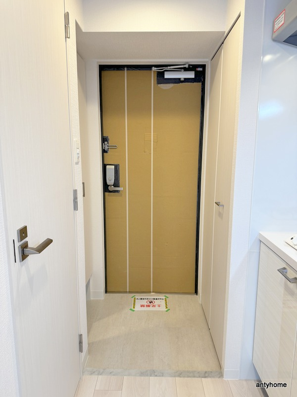 エスリードザグラン大阪サウス　仲介手数料無料の玄関