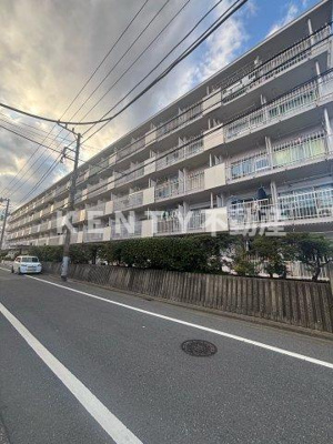 【駐車場】 | カーサ大森 | 車をお持ちの方に嬉しい駐車場付きの物件です