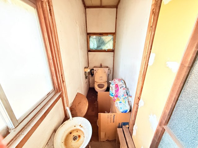 結城市大字結城店舗付き住宅のトイレ