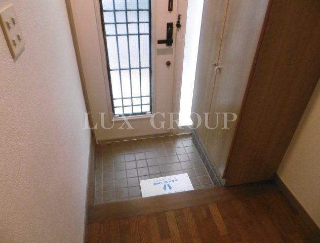 【玄関】 | ブリージングタウン百草園