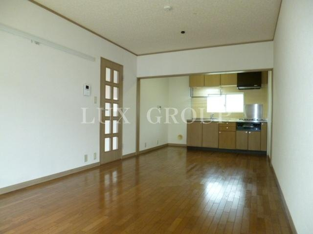 【居間・リビング】 | ブリージングタウン百草園D