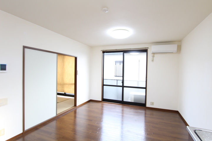 プリミエール堀ノ内Ⅱの居間・リビング