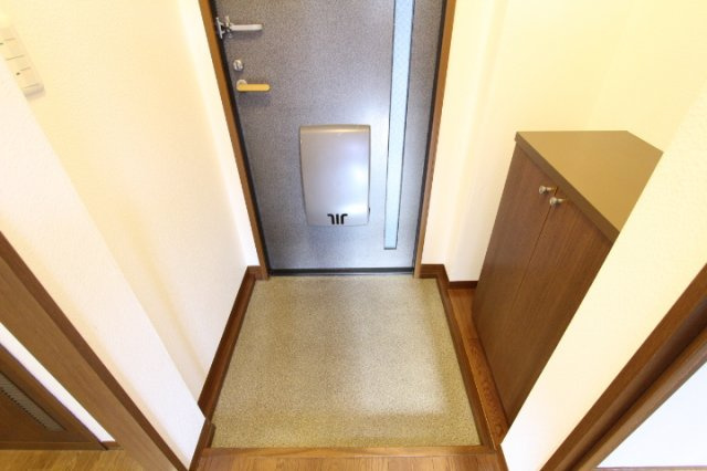 プリミエール堀ノ内Ⅱの玄関