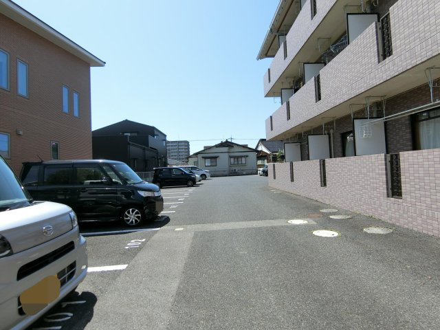 ＳＡＮロイヤル(サンロイヤル)の駐車場