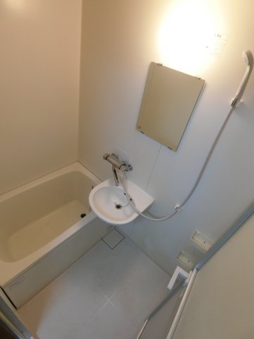 ＳＡＮロイヤル(サンロイヤル)の浴室