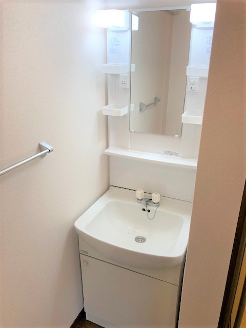 サンハイツ小森野Cの洗面所|広い洗面スペース