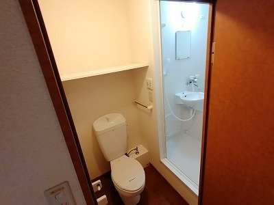 レオパレスグランプレジールⅢのトイレ|シンプルで使いやすいトイレです