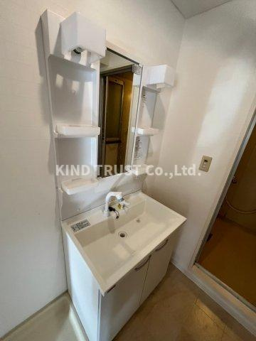 ストークマンション天満の洗面所|忙しい朝には欠かせない洗面所です