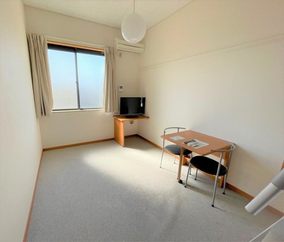 レオパレス武義の居間・リビング