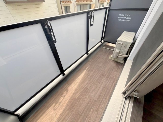 グランドロアール上新庄のバルコニー