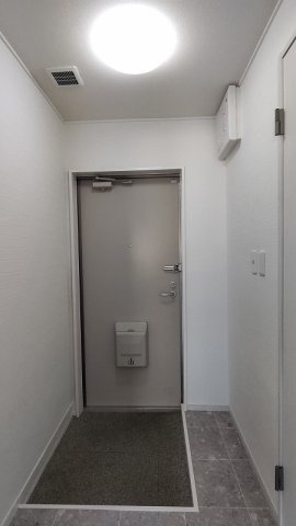 桜マンションの玄関