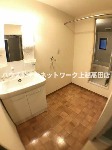 シャトーレ春日野の洗面所|シャワー洗面・洗濯機置場
