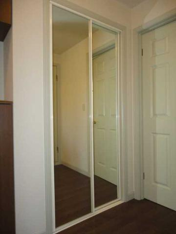 グリーンアースの収納|鏡付きクローゼット