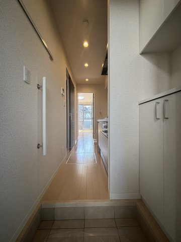 レジデンス　Ｍ　ホシの玄関|上下に分かれているシューズボックスあり♪