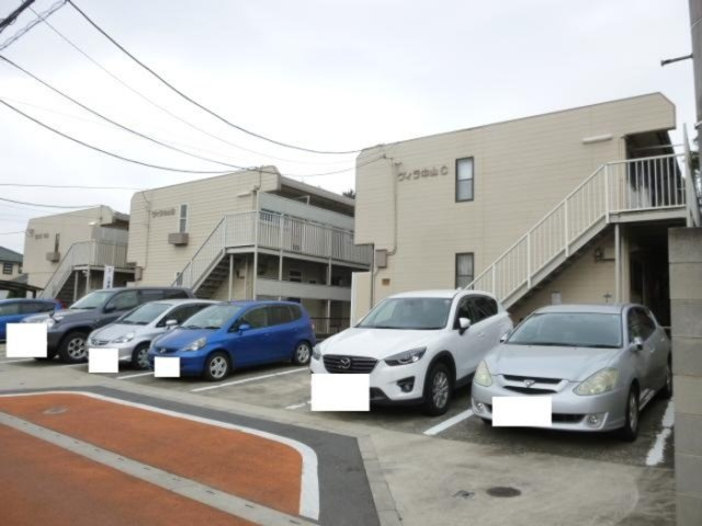 ヴィラ中山　C棟の駐車場