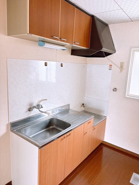 センチュリーなりけのキッチン|使いやすいキッチンです。プロパンガス用のガスコンロをご用意ください。