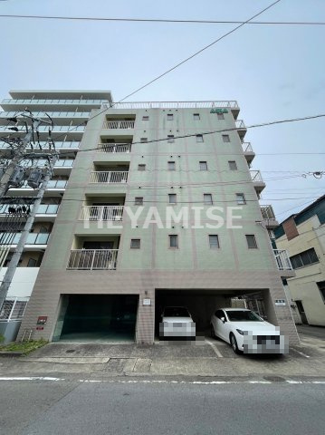 オランダ坂下ビルの外観