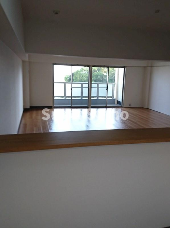 ビバリーヒルの居間・リビング