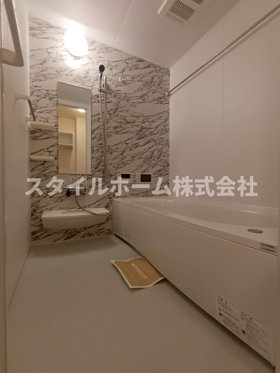 プレミール小坂井の浴室