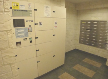 新宿区西新宿５丁目の賃貸マンションのロビー