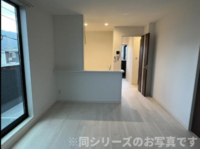 【居間・リビング】 | メゾンクレール次郎丸壱番館　★プライスホームならHPに全物件の初期費用掲載中です！★