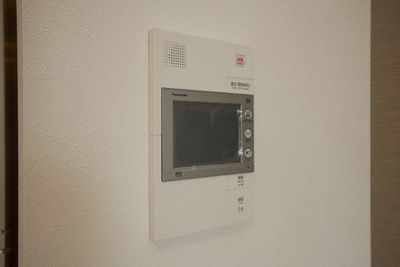 【セキュリティ】 | プレサンス大正フレンジ | モニター付きインターホンです