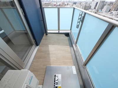 【バルコニー】 | プレサンス塚本アクミリオン | 開放的で明るい空間を演出してくれるバルコニーです