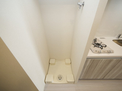 【設備】 | プレサンス塚本アクミリオン | 洗濯機置き場です