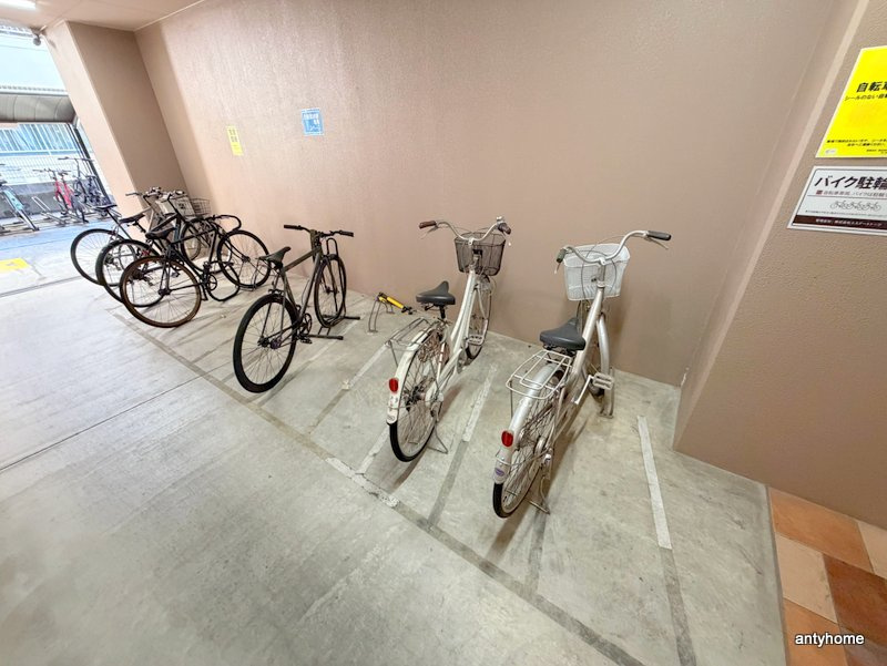 キャナルコート内久宝寺の駐車場