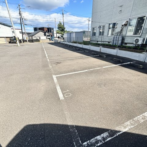 コンコルディアの駐車場